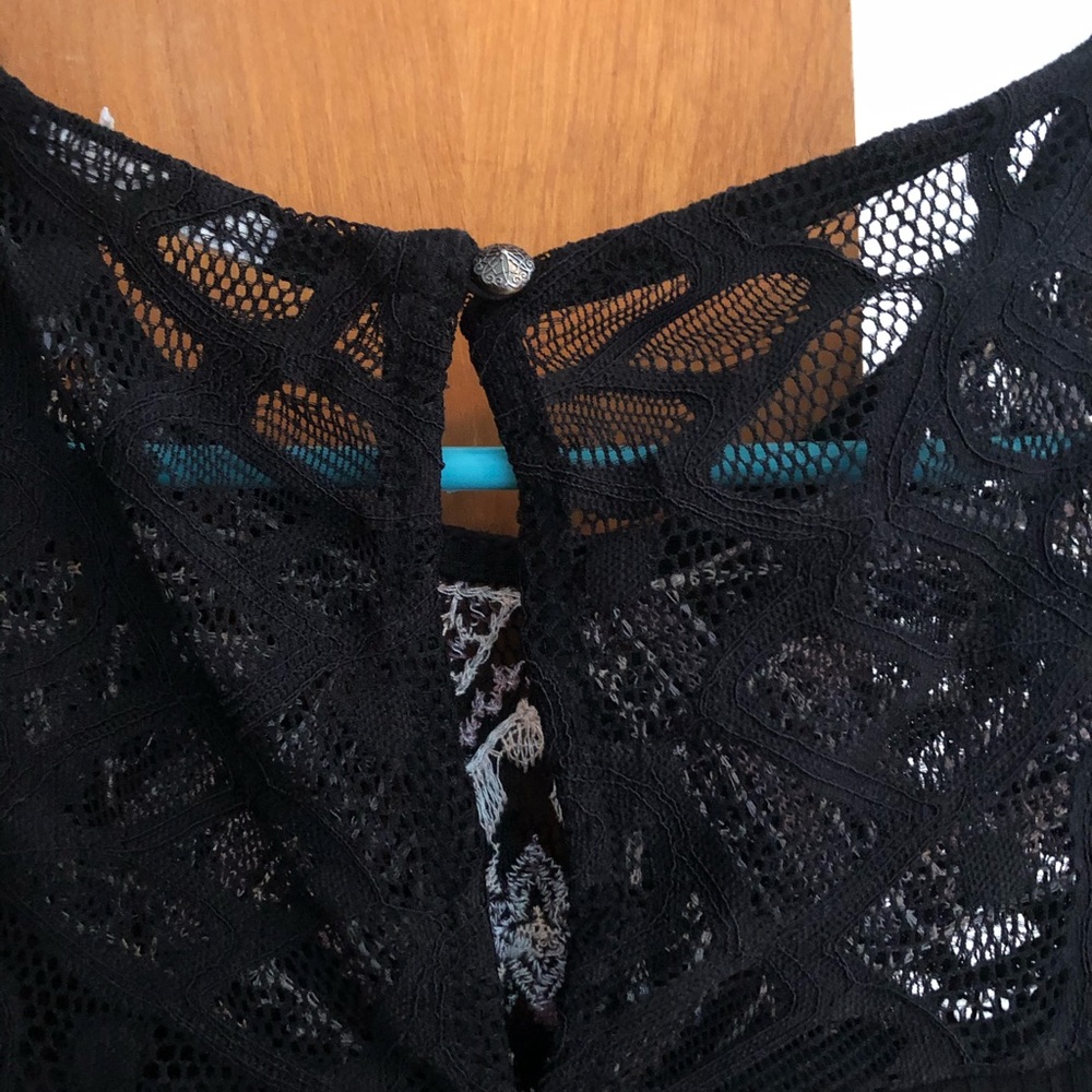 🌟3/$20 Embroidered Tank-top - Picture 5 of 6